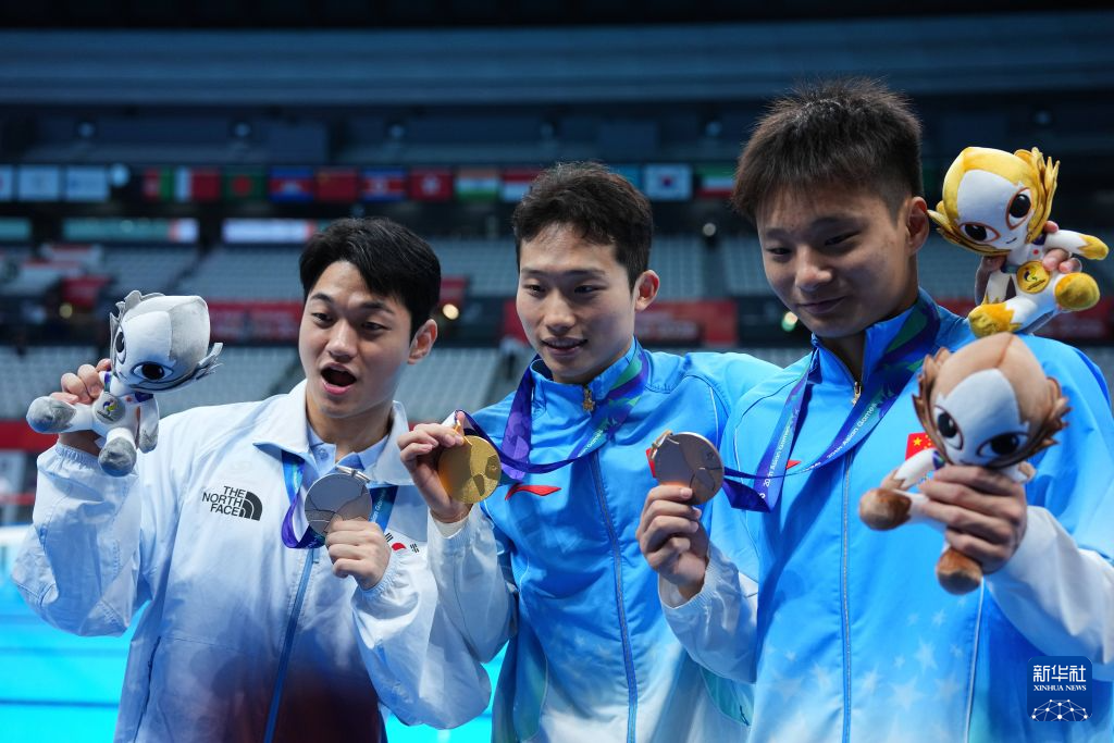 了解ag贵宾会拥有线上和线下多平台的娱乐场所