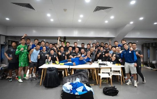 了解ag贵宾会拥有线上和线下多平台的娱乐场所