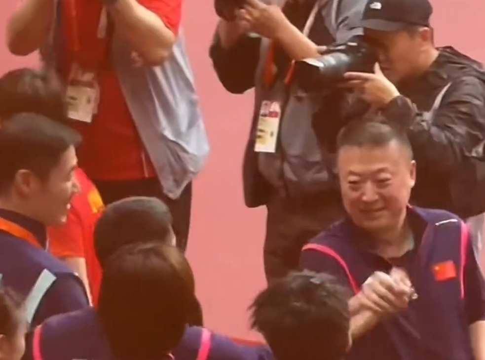 ag贵宾会拥有线上和线下多平台的娱乐场所相关图片