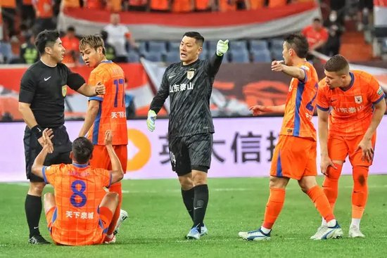 专业ag贵宾会拥有线上和线下多平台的娱乐场所服务