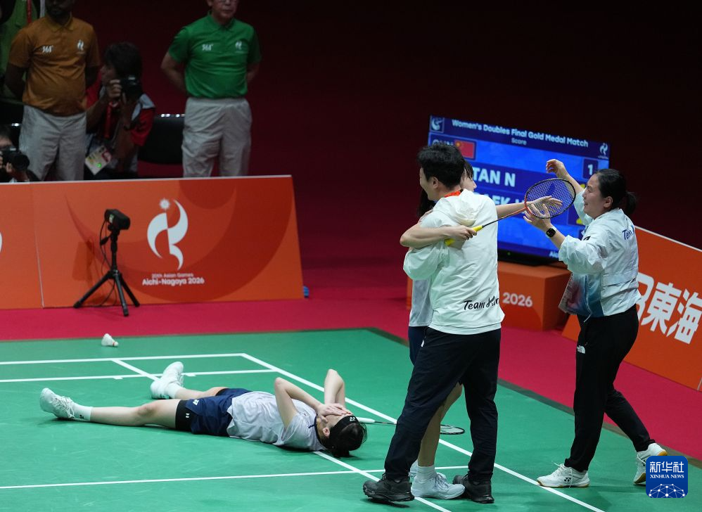 了解ag贵宾会拥有线上和线下多平台的娱乐场所